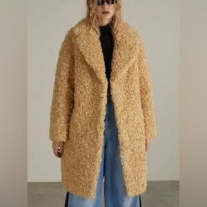 Moon River Luxe Teddy Faux Fur Coat Camel Beige Size Small NWT